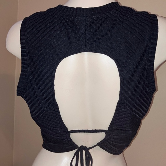 Meraki Black Ribbed Crop Top Size Large. Preloved - Picture 3 of 5